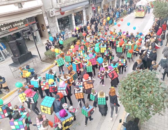 Το Καρναβάλι επέστρεψε στη Βέροια μετά από 35 χρόνια και «έσκισε»!