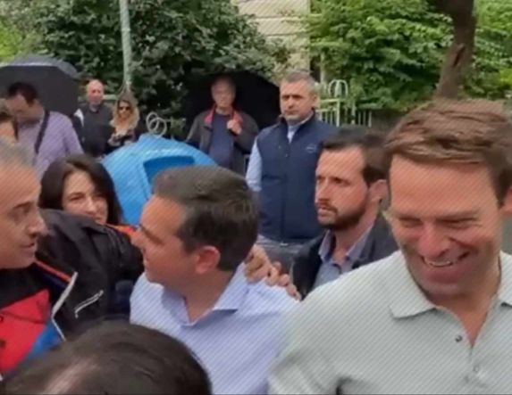 Τσίπρας-Κασσελάκης: Ήδη από την Βέροια κοιτούσαν σε διαφορετικές κατευθύνσεις;