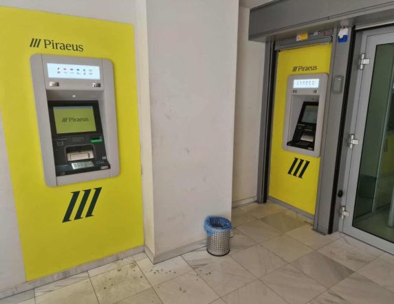 «Άλλαξε» το ΑΤΜ της Πειραιώς στην Μητροπόλεως -Τοποθετήθηκε δεύτερο στην Παύλου Μελά