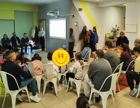 Επίσκεψη του 4ου Δημοτικού Σχολείου Βέροιας  στο ΚΔΑΠ ΑμεΑ ΜΑμΑ