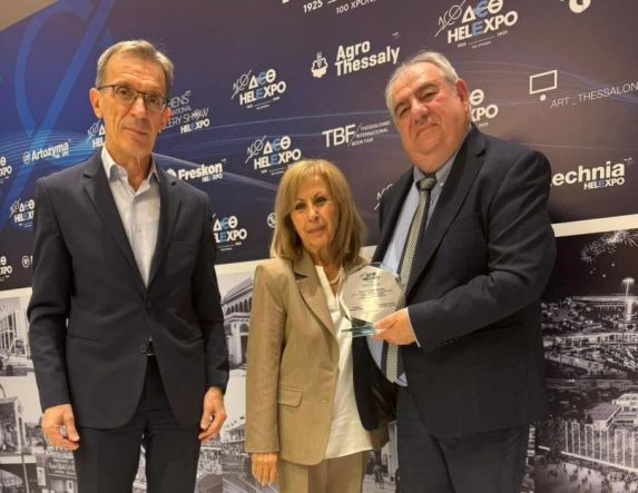 Η Περιφερειάρχης Κ. Μακεδονίας βράβευσε τον Γεδεών Βούλη για την διαδρομή του στην διοίκηση της Δ.Ε.Θ.