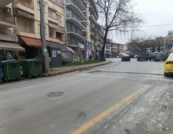 Αποκαταστάθηκαν τελικά τα «βουναλάκια» της Μητροπόλεως