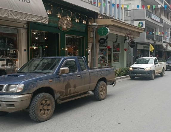 Ενωτική Ομοσπονδία Αγροτικών Συλλόγων Ημαθίας: Πορεία διαμαρτυρίας με αγροτικά στο κέντρο της Βέροιας