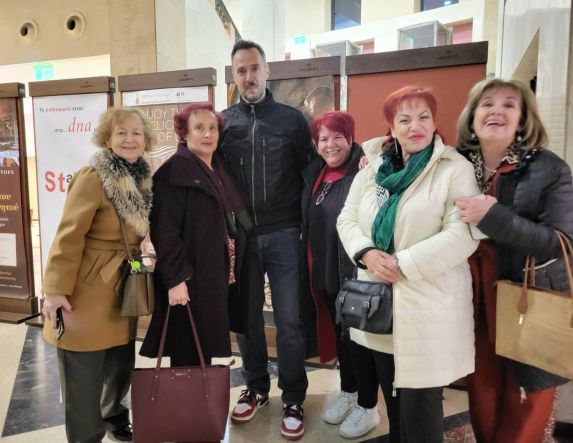 ΒΡΑΔΙΑ ΘΕΑΤΡΟΥ ΓΙΑ ΤΟ ΚΑΠΗ ΝΑΟΥΣΗΣ