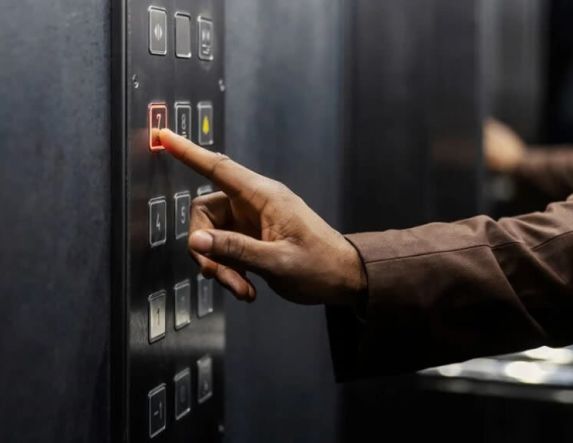 Παράταση ως τις 30 Ιουνίου 2026 για την απογραφή ανελκυστήρων στο ψηφιακό Μητρώο