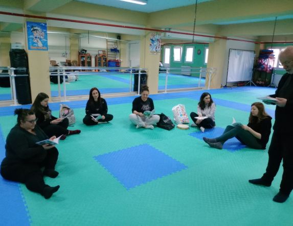 «Λόγια – Βήματα – Νότες – Χρώματα»: Ολοκληρώθηκε το Βιωματικό σεμινάριο στο Φιλίππειο Γυμναστήριο Βέροιας