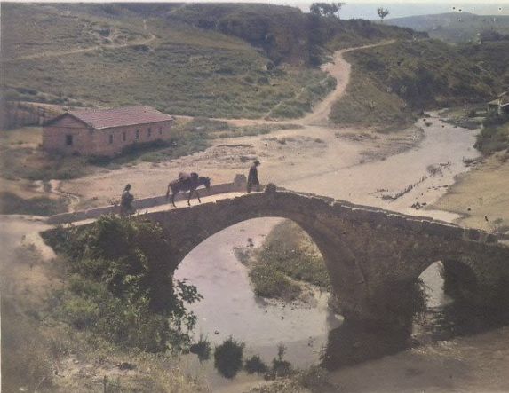ΜεΜιαΜατια Η γέφυρα του Σταυρού, παλαιότερα και γέφυρα του Χατζηκάβουρα
