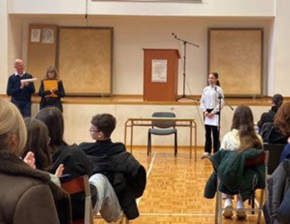  «Αν θα μπορούσα τον κόσμο να άλλαζα»: Η νεανική φωνή στους Αγώνες Αυθόρμητου Λόγου στη Βέροια