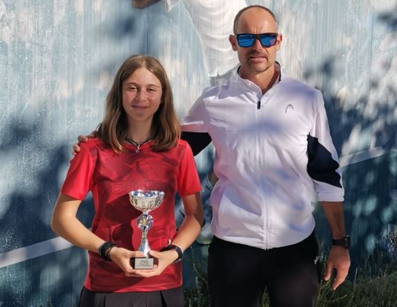 1η η ΕΚΜΕΚΤΣΟΓΛΟΥ ΚΑΤΙΑ του Ομίλου Αντισφαίρισης ΑΛΕΞΑΝΔΡΟΣ Βέροιας