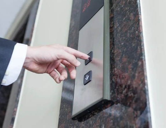 Μέχρι το τέλος Νοεμβρίου η ηλεκτρονική απογραφή όλων των ανελκυστήρων, ανεξάρτητα  από την ηλικία ή την τεχνική τους κατάσταση -Άνοιξε η πλατφόρμα καταχώρησης  από  ιδιοκτήτες, διαχειριστές ή εξουσιοδοτημένους τεχνικούς