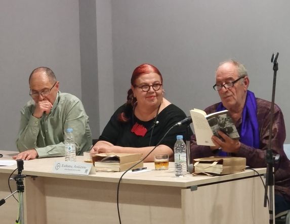 Οι  «Σταυροί στο Ακροθαλάσσι» του Θωμά Κοροβίνη, παρουσιάστηκαν στη Νάουσα