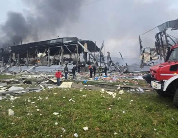 Τραγωδία με 5 νεκρές γυναίκες, από μεγάλη πυρκαγιά  στο εργοστάσιο «Βιολάντα» στα Τρίκαλα -Ανακοίνωση της εταιρείας, συλλυπητήρια μηνύματα από κυβέρνηση, κόμματα και φορείς