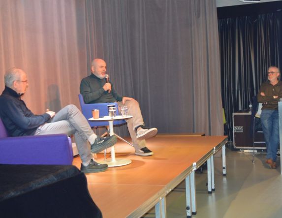 Το βιβλίο του Στράτου Τζίτζη «Έχω κάτι να πω – Στοιχεία για μια θεωρία της συμπλήρωσης», παρουσιάστηκε στη Δημόσια Βιβλιοθήκη Βέροιας