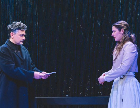 Οι «Λευκές Νύχτες» του ΔΗΠΕΘΕ Βέροιας, τρυπώνουν στη συνείδηση του θεατή