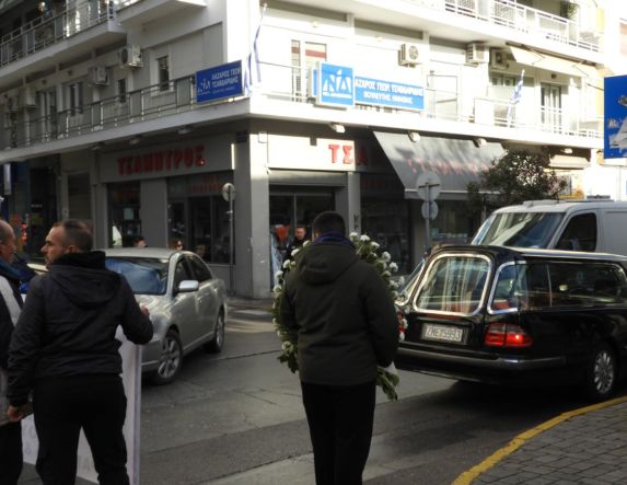 Πωλητές λαϊκών αγορών προς υφ. Ανάπτυξης: «’Εβγα έξω υπουργέ ήρθαν οι εφοπλιστές»