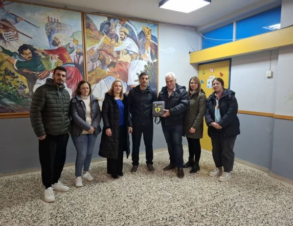 Δωρεά αυτόματου εξωτερικού Απινιδωτή  στο 2ο Δημοτικό Σχολείο Μελίκης από το Σύλλογο Γονέων και Κηδεμόνων