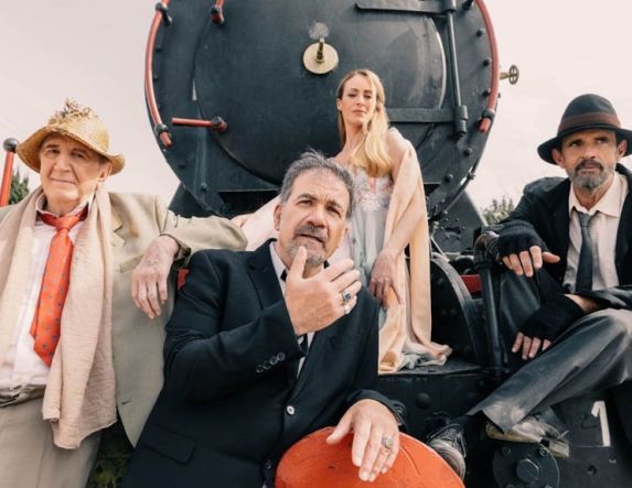 ΠΕΜΠΤΗ 21 ΑΥΓΟΥΣΤΟΥ    «Εκείνος κι Εκείνος» του Κ. Μουρσελά, σε σκηνοθεσία Αλέξανδρου Ρήγα, στο Θέατρο Άλσους    Με  Γ. Κωνσταντίνου, Λ. Κακούρη, Δ. Σταρόβα, Σ. Μανωλάκου