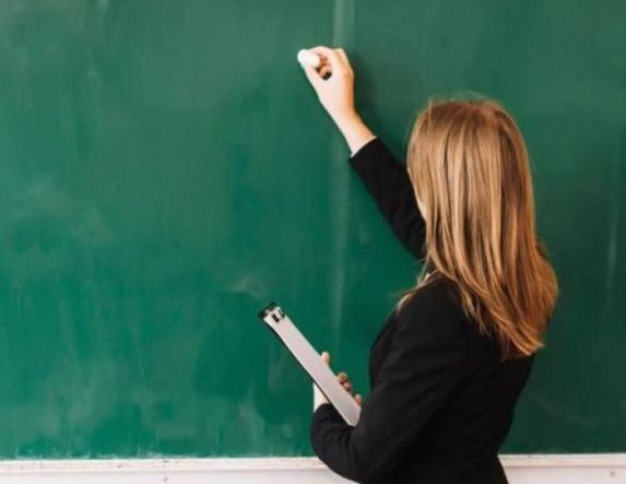 Απόφαση «σταθμός» μονιμοποιεί εκπαιδευτικούς που απείχαν από την αξιολόγηση