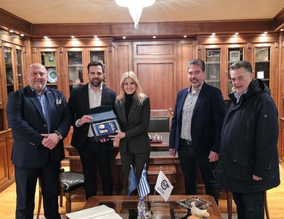 Επιμελητήριο Ημαθίας: Δράση κοινωνικής αλληλεγγύης παρουσία της υφυπουργού Έλενας Ράπτη