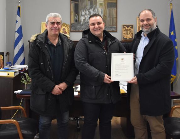 Επίσκεψη του Προέδρου του Συλλόγου Πολυτέκνων με Τρία Παιδιά Ημαθίας στον Δήμαρχο Νάουσας