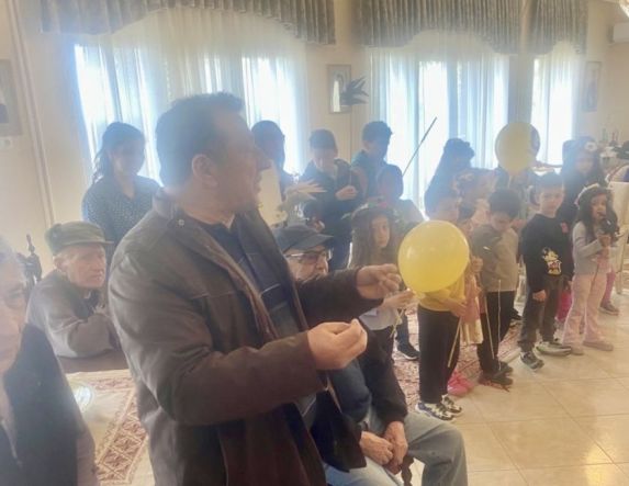 Ευχαριστίες του Γηροκομείου προς την Εύξεινο Λέσχη Βέροιας 