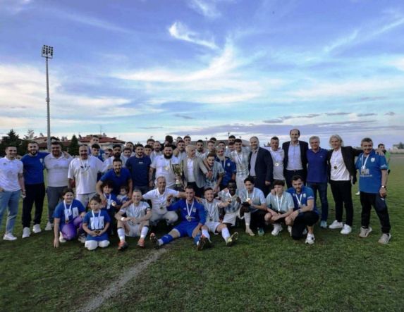 Συγχαρητήριο  του Δημάρχου  και του Δημοτικού  Συμβουλίου Νάουσας