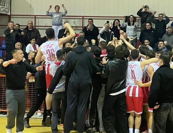 Επική ανατροπή και Buzzer Beater πρόκριση στον τελικό για την U18 του Φιλίππου Βέροιας