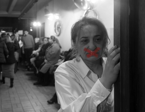 «ΦΩΝΕΣ ΓΥΝΑΙΚΩΝ»: Ευχαριστίες  από τη θεατρική ομάδα ΘΕΡΩΣ της ΚΙΝΗΜΑΤΟΔΡΑΣΙΣ