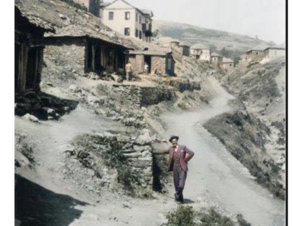 Τὰ γραφικὰ μακεδονικὰ ἔθιμα (Γ΄μέρος)  Δώδεκα γάμοι σὲ μιὰ μέρα ψηλὰ στὸ Σέλι τοῦ Βερμίου! Βλάχικος συναγερμὸς σἄν ἀπὸ προσκλητήριο Θεοῦ Τοῦ κ. Νίκου Σφενδόνη