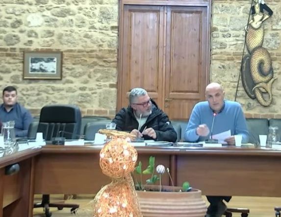 Με αίτημα του «Ισχυρού Δήμου» Η μελέτη βιωσιμότητας της ΔΕΥΑΒ στην ημερήσια διάταξη του δημοτικού συμβουλίου Βέροιας -Έντονη κριτική Παλουκίδη, παρουσίαση στοιχείων από τον διευθυντή Θ. Αχτσή, πολύ πιθανή η αύξηση τιμολογίων