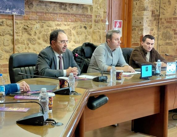 Για την απουσία του Επιμελητηρίου και της ΠΕ Ημαθίας  από την διοργάνωση της Αποκριάς στη Βέροια