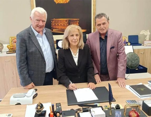 Υπογράφτηκε το πρακτικό για την κατασκευή του έργου “Ασφαλτόστρωση αγροτικής οδού μεταξύ των οικισμών Λουτρού και Επισκοπής Δήμου Αλεξάνδρειας”