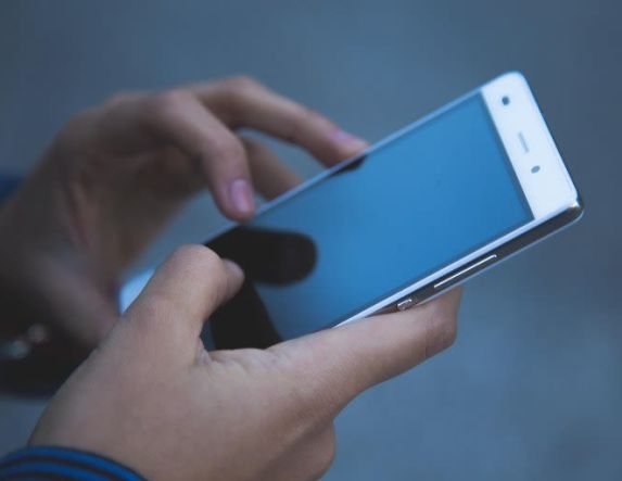 Από προχθες απαγορεύτηκαν στην Αυστραλία τα social media στους ανηλίκους