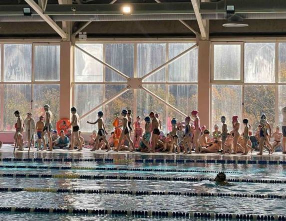 Επιτυχημένη η φιλική ημερίδα κολύμβησης των Ακαδημιών στο Δημοτικό Κολυμβητήριο Νάουσας