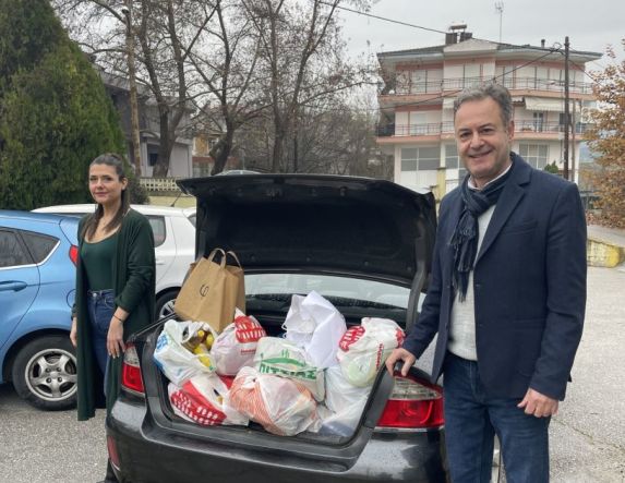 Παράδοση ειδών πρώτης ανάγκης από το 6ο Δημοτικό Σχολείο Βέροιας στο Κοινωνικό Παντοπωλείο Βέροιας