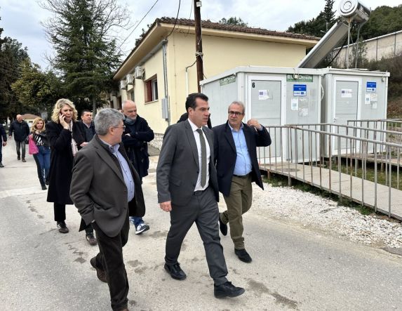 Βέροια: Στην ελεγχόμενη Δομή προσωρινής φιλοξενίας αιτούντων Άσυλο,  ο υπουργός  Μετανάστευσης, Θάνος Πλεύρης