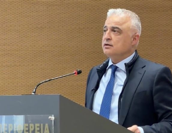 Ο Υφυπουργός Ανάπτυξης, Λάζαρος Τσαβδαρίδης, επισκέφθηκε την Κομοτηνή ως μέλος κυβερνητικού κλιμακίου προκειμένου να συμμετάσχει στην παρουσίαση του Τοπικού Σχεδίου Ανάπτυξης της Περιφερειακής Ενότητας Ροδόπης