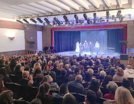 Οι «Λευκές Νύχτες» του ΔΗΠΕΘΕ Βέροιας, τρυπώνουν στη συνείδηση του θεατή