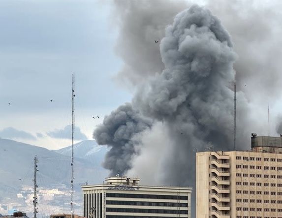 Μέση Ανατολή: Ραγδαίες εξελίξεις και παγκόσμια ανησυχία από τον πόλεμο ΗΠΑ-Ισραήλ-Ιράν  – Μαζικοί βομβαρδισμοί και στα κράτη του Κόλπου, με εκατοντάδες νεκρούς -Συναγερμός και στην Κύπρο, δύο φρεγάτες και F16 στέλνει η Ελλάδα