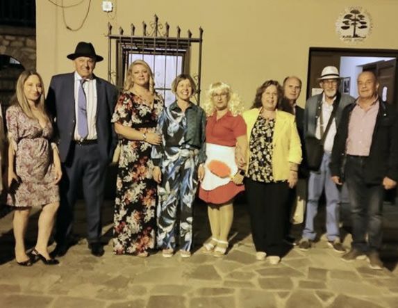 Η ΘΕΑΤΡΙΚΗ  ΠΑΝΔΑΙΣΙΑ  ΣΤΟ ΞΗΡΟΛΙΒΑΔΟ ΜΙΑ ΒΡΑΔΙΑ ΠΟΛΙΤΙΣΜΟΥ, ΧΑΡΑΣ, ΚΕΦΙΟΥ ΚΑΙ ΑΙΣΙΟΔΟΞΙΑΣ