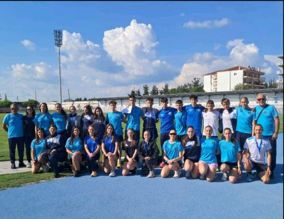 ΔΕΚΑΤΕΣΣΕΡΑ ΜΕΤΑΛΛΙΑ ΟΙ ΝΕΑΡΟΙ ΤΟΥ ''ΟΚΑ ΒΙΚΕΛΑ ''ΒΕΡΟΙΑΣ ΣΤΟ ΔΙΑΣΥΛΛΟΓΙΚΟ Κ-18