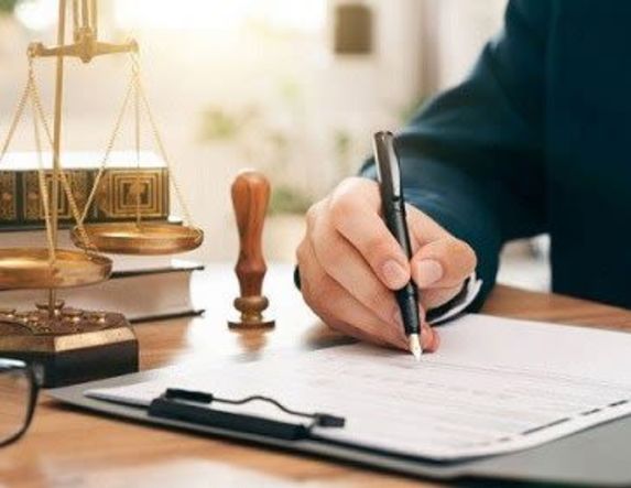 Θεσμοθετούνται δύο είδη κληρονομικών συμβάσεων... Kληρονομικό Δίκαιο: Τι αλλάζει με το νέο νομοσχέδιο, για διαθήκες, αποποιήσεις, σύμφωνο συμβίωσης, νόμιμη μοίρα