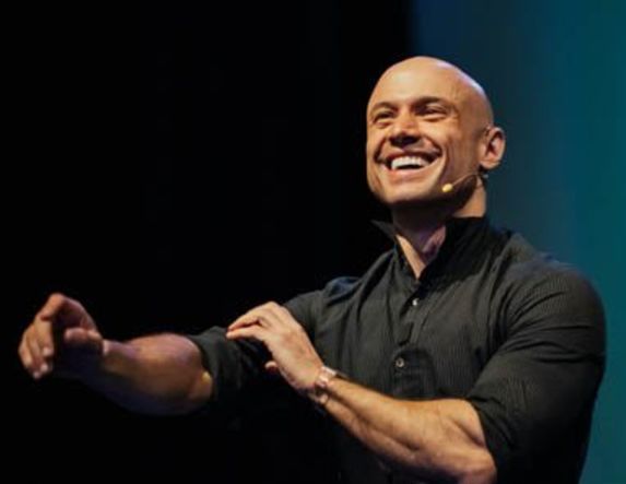 THN ΚΥΡΙΑΚΗ 25 ΙΑΝΟΥΑΡΙΟΥ Stand Up Therapy: Από-Μηχανής Άνθρωπος,  ένα βιωματικό ταξίδι με τον Μάνο Χατζημαλωνά, στη Στέγη