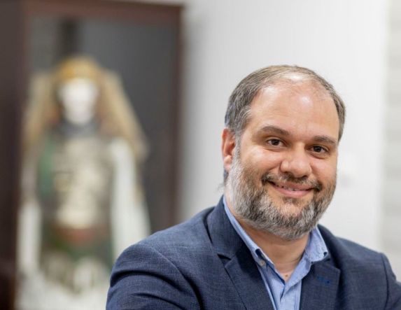 Νέες Εκπαιδευτικές και Ερευνητικές Πρωτοβουλίες για τον Δήμο Νάουσας - Συνέντευξη του Δημάρχου Νίκου Κουτσογιάννη στην TV100