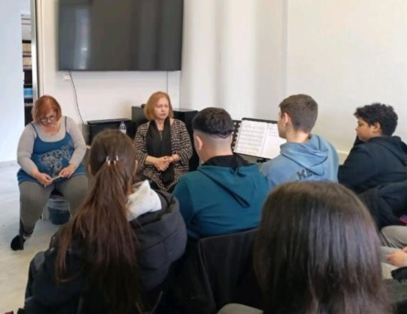 Μαθητές του Γυμνασίου Μακροχωρίου,  ενημερώθηκαν για τη δουλειά του δημοσιογράφου και το στήσιμο της εφημερίδας τους