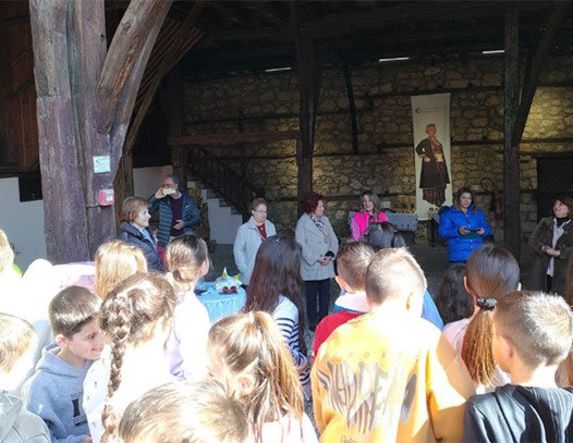 Η Β τάξη του 10ου Δημοτικού Σχολείου Βέροιας στο Λύκειο των Ελληνίδων Βέροιας