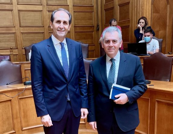 Με αφορμή την ονοματοδοσία της αίθουσας του Επιμελητηρίου Ημαθίας ΜΑΞΙΜΟΣ ΧΑΡΑΚΟΠΟΥΛΟΣ: Ο Απόστολος Βεσυρόπουλος δίδασκε πολιτικό πολιτισμό