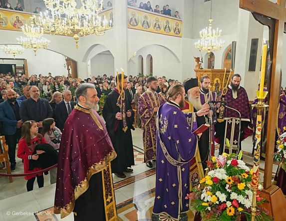 Ακολουθία των Παθών στον Μητροπολιτικό Ιερό Ναό Μεταμορφώσεως του Σωτήρος Ναούσης