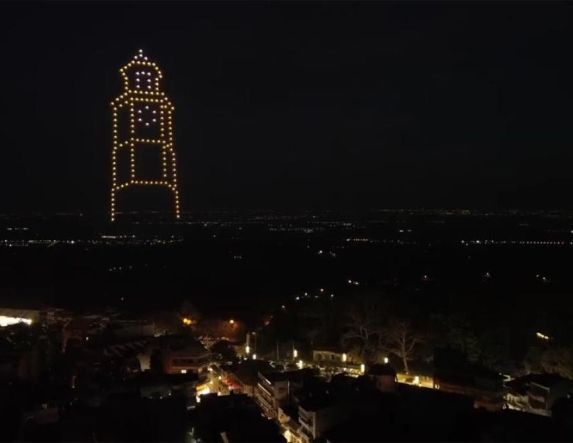 Drone Show στη Νάουσα - Εντυπωσιακό βίντεο από την υποδοχή της Ολυμπιακής Φλόγας