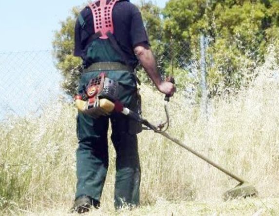 Καθαρισμός οικοπέδων από τους ιδιοκτήτες ενόψει της αντιπυρικής περιόδου έτους 2025